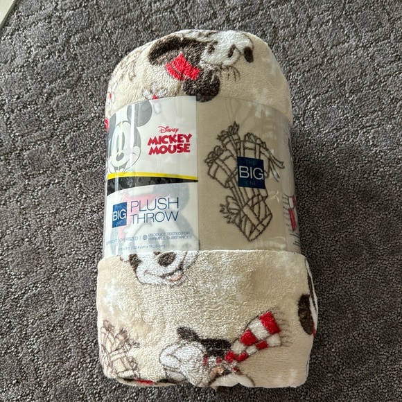 The Big One Mickey/Minnie Christmas Blanket - Picture 1 of 2